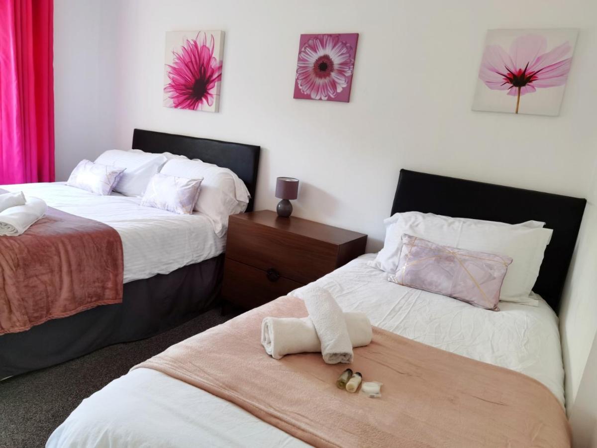Perry Road, Beautiful Large House Available For Guests And Contractors Parking Wifi Villa Nottingham Ngoại thất bức ảnh