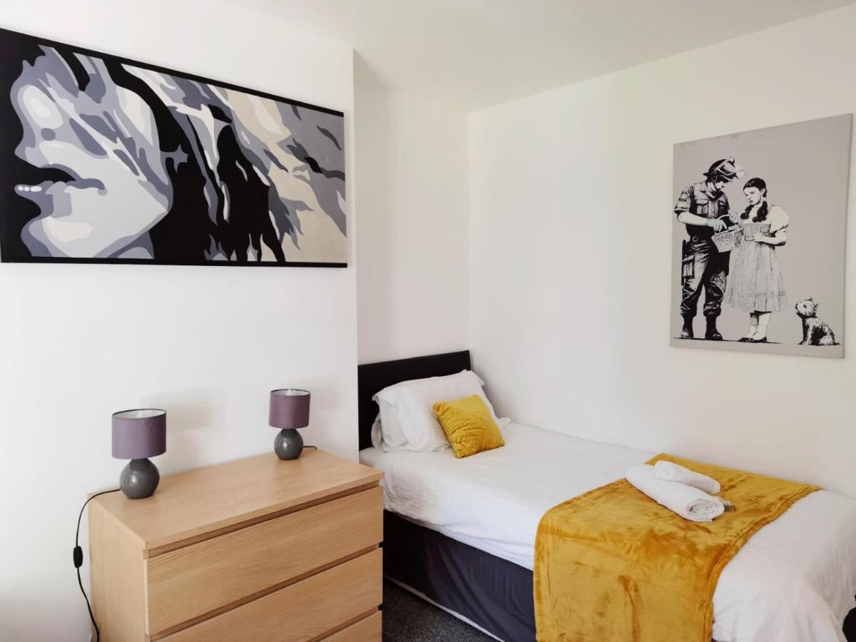 Perry Road, Beautiful Large House Available For Guests And Contractors Parking Wifi Villa Nottingham Ngoại thất bức ảnh