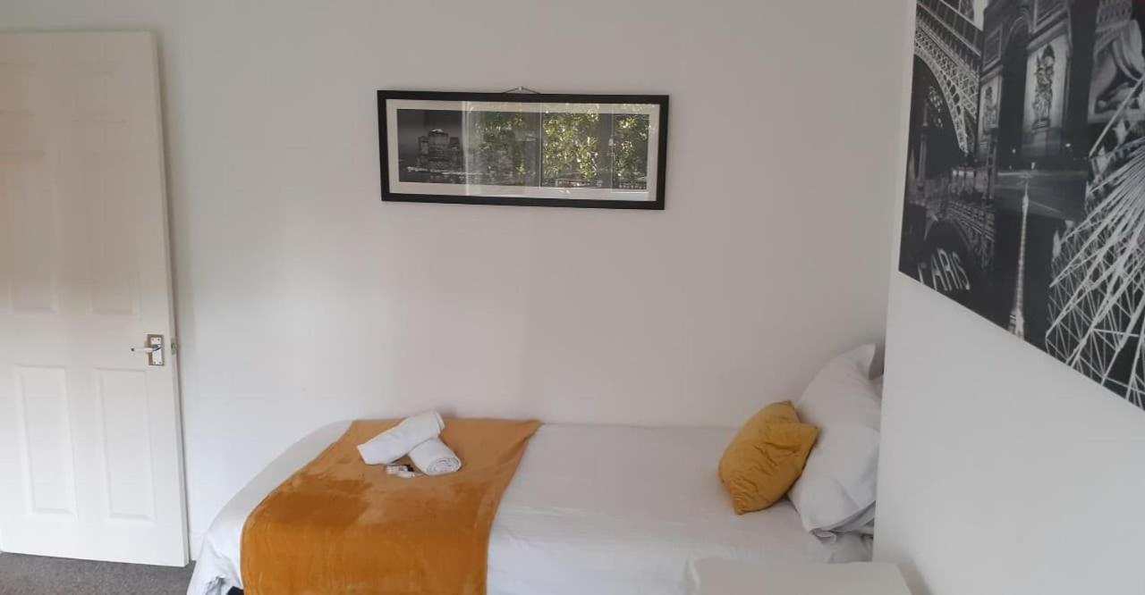 Perry Road, Beautiful Large House Available For Guests And Contractors Parking Wifi Villa Nottingham Ngoại thất bức ảnh