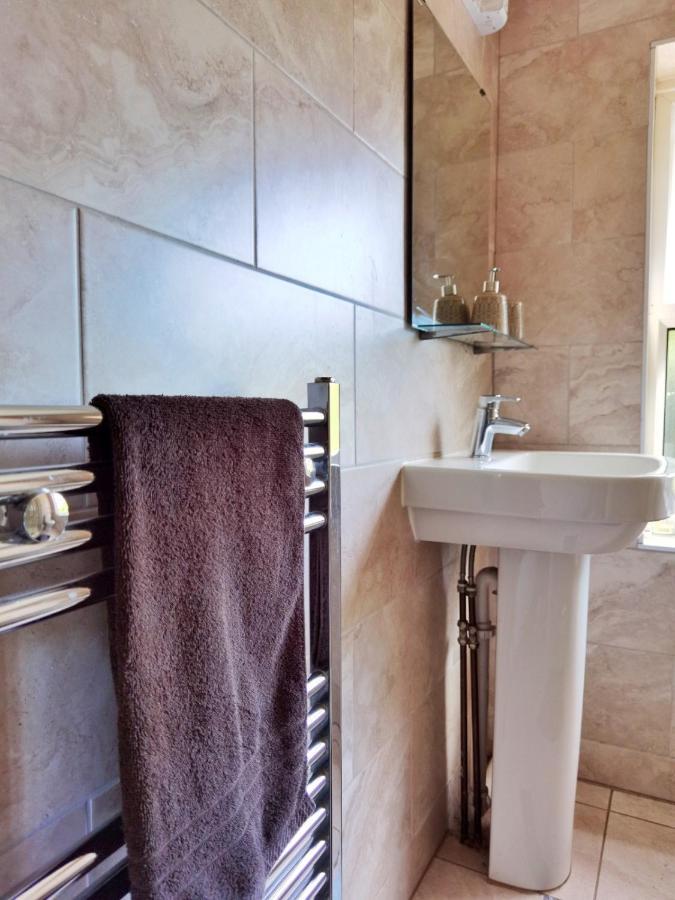 Perry Road, Beautiful Large House Available For Guests And Contractors Parking Wifi Villa Nottingham Ngoại thất bức ảnh
