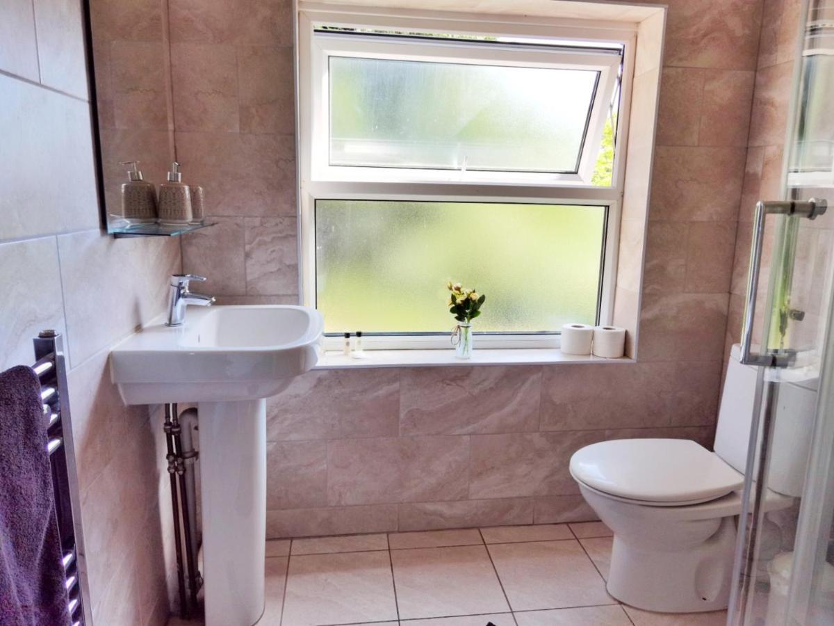 Perry Road, Beautiful Large House Available For Guests And Contractors Parking Wifi Villa Nottingham Ngoại thất bức ảnh