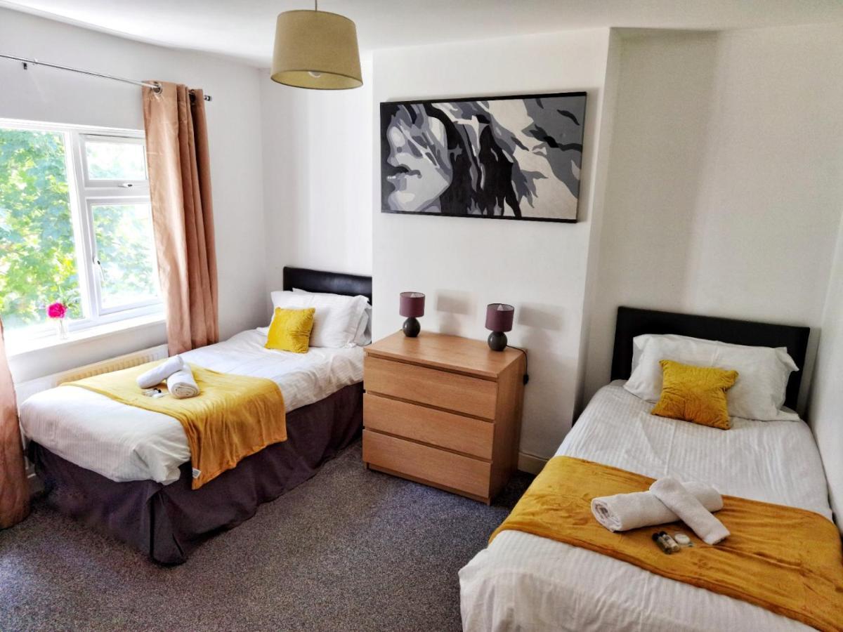 Perry Road, Beautiful Large House Available For Guests And Contractors Parking Wifi Villa Nottingham Ngoại thất bức ảnh