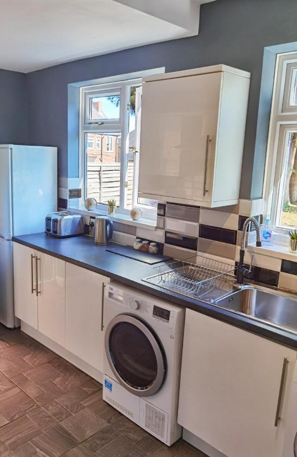 Perry Road, Beautiful Large House Available For Guests And Contractors Parking Wifi Villa Nottingham Ngoại thất bức ảnh