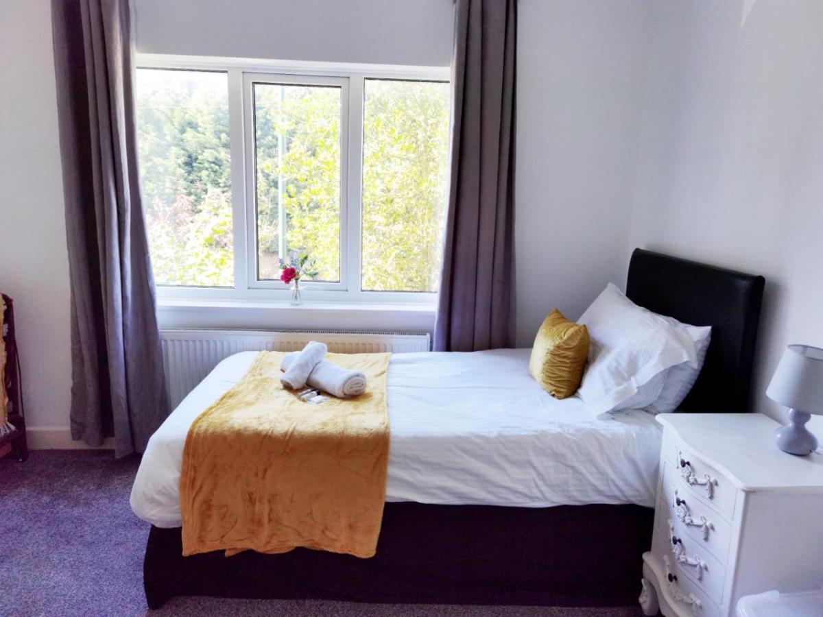 Perry Road, Beautiful Large House Available For Guests And Contractors Parking Wifi Villa Nottingham Ngoại thất bức ảnh
