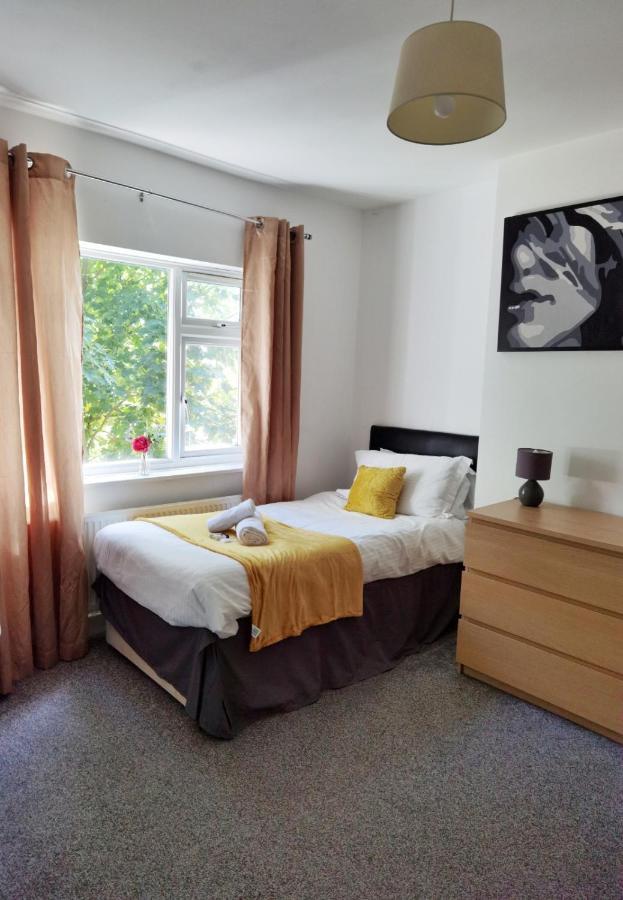 Perry Road, Beautiful Large House Available For Guests And Contractors Parking Wifi Villa Nottingham Ngoại thất bức ảnh
